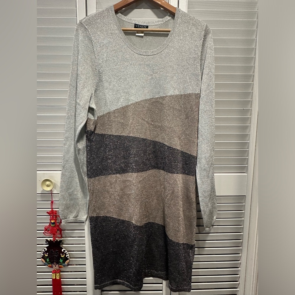 Multicolor, long sleeve knee length dress with glitter accents size XL by Venus